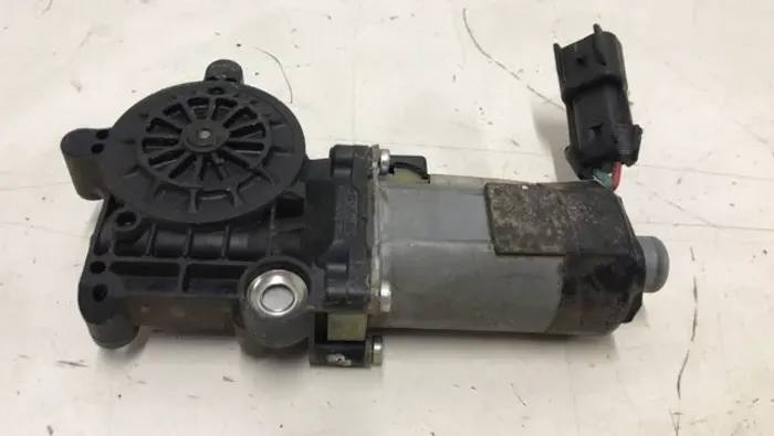 Motor vidro elétrico t\esquerdo Gm Astra 2000  *