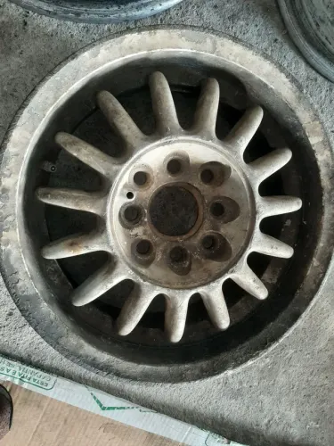 Roda aro 13 Rodao aranha 1 Prata com borda diamantada jogo muiti furos 4x100 e 4x108 