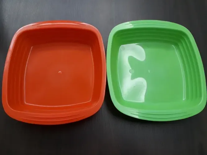 Conjunto Com 02 Travessas De Plástico Quadradas