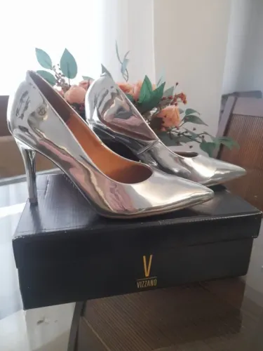 Scarpin Vizzano Prateado 
