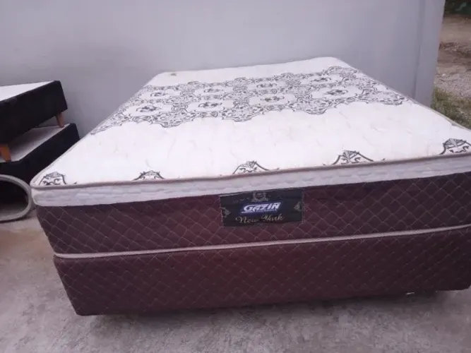 Vendo cama box de casal