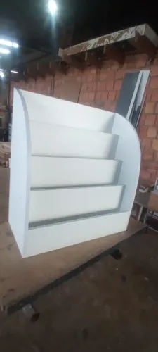 livreiro estante em mdf com 4 divisões 