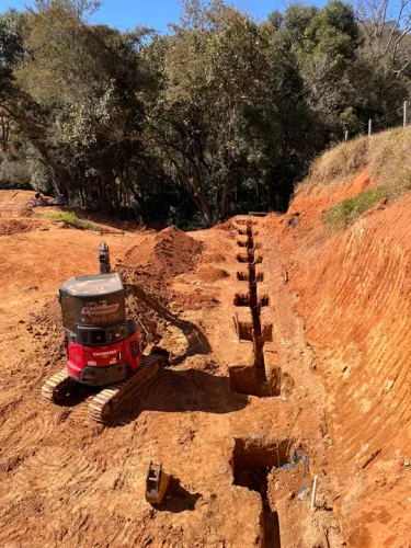 Locação de Mini escavadeira e mini carregadeira 