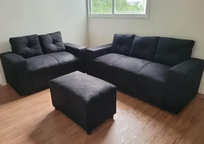 Conjunto de sofá Júpiter com puf NOVO 