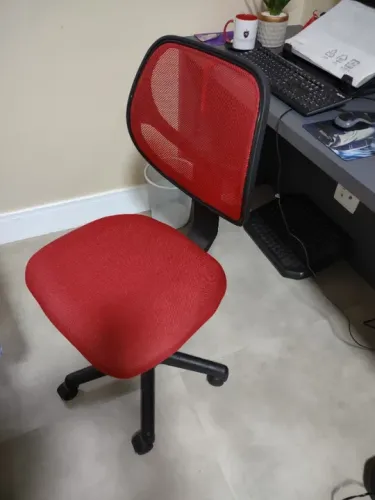 Cadeira de escritório giratória