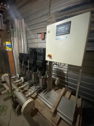 Sistema de pressurização / sistema de bombeamento Grundfos