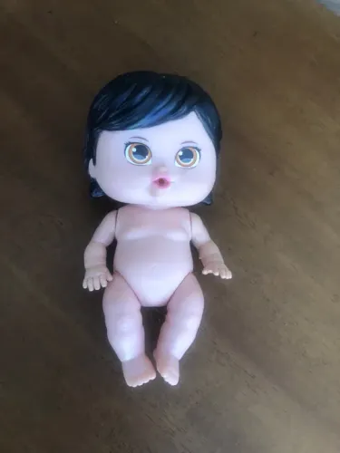 Boneca 18cm de altura