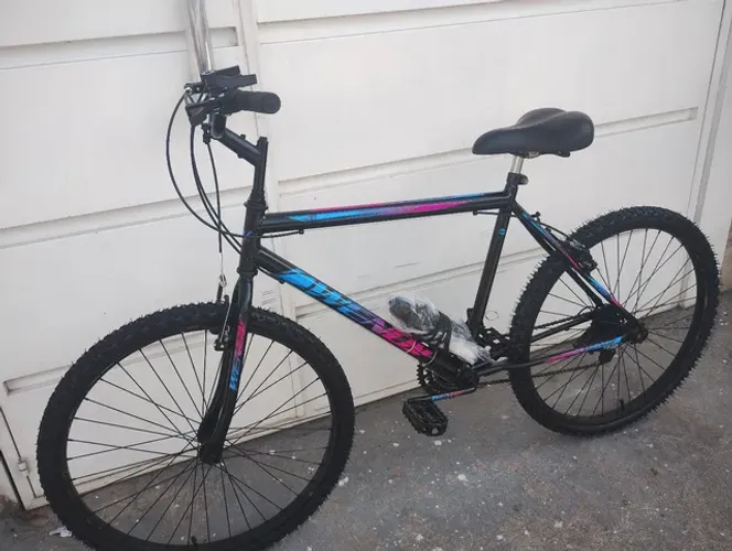 Vendo bicicleta aro 26 com marcha em excelente estado
