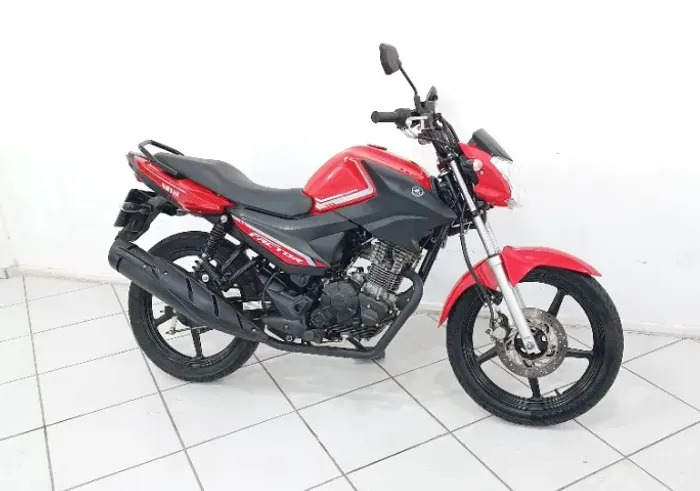 Factor 150 Ed! Ano 2024! Apenas 6 mil km! Financiamos e Aceitamos Trocas!