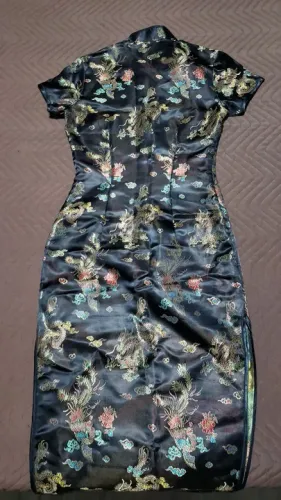 Vestido Chinês Tradicional com Dragões