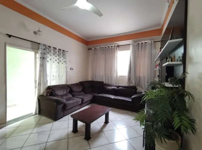 Vendo Casa com Área Gourmet e piscina 