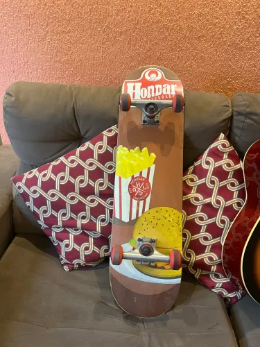 Skate Montado Hondar (Shape) c/ Rodas Dunkel - Temática Hamburguer