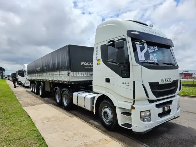 Iveco Hiway 440 6x2 Ano 17 Teto Alto AUT + 4 Eixo Facchini ano 22 13.5mt roda alumínio
