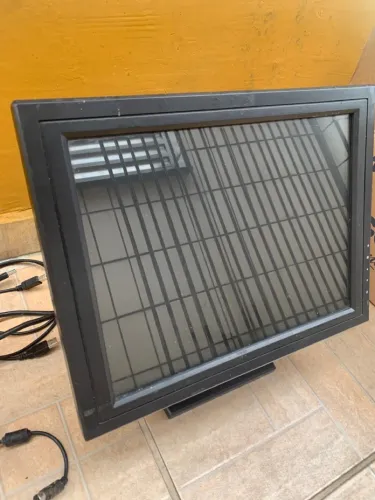 Monitor LCD Preto