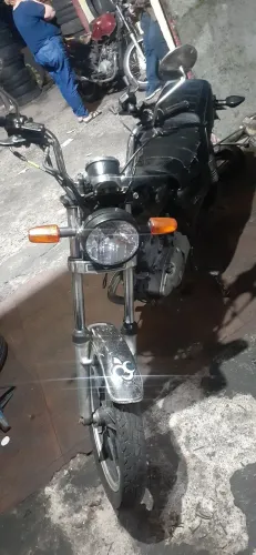 SUZUKI INTRUDER PARA TRABALHAR 