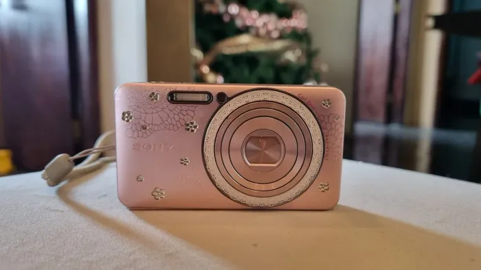 CÂMERA SONY CYBERSHOT 16.1MP EDIÇÃO LIMITADA SWAROVSKI