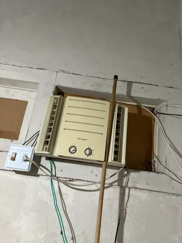 VENDE-SE UM AR CONDICIONADO SPRINGER 7500 btus 110/127V