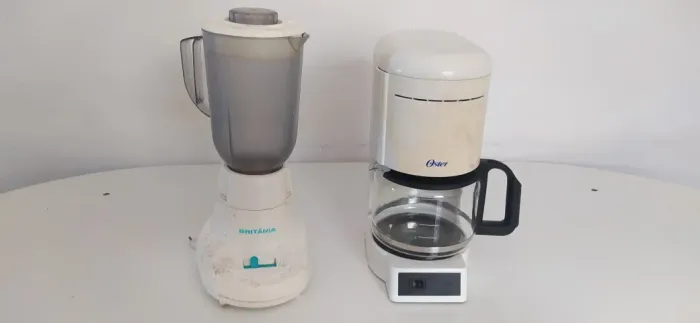 Kit Combo de Cafeteira Oster e Liquidificador Britânia dos Anos 2000