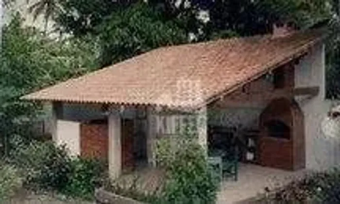 Sítio Completo em Guaratiba com 2 Casas, Área Verde e Estrutura de Lazer