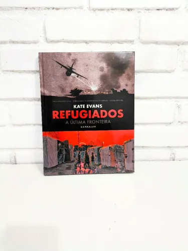 HQ Refugiados: A última fronteira. Livro em Perfeitas condições