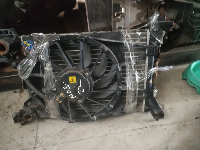 Kit radiador Fiat mobi (usado)