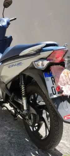 Biz 2021 muito bem cuidada. Única dona, Sem avarias nenhuma. Km baixa original, novinha