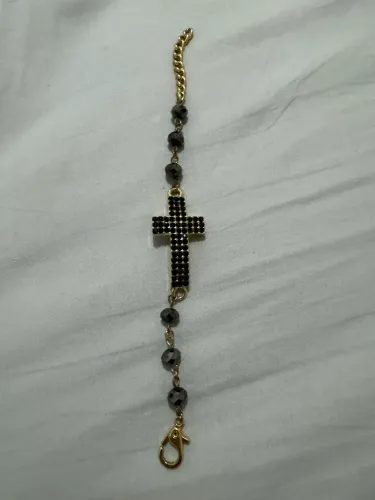 Pulseira cruz com pedrinhas