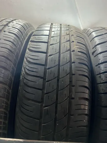 Pneu Pirelli 175/65/14  72% Vida util.
