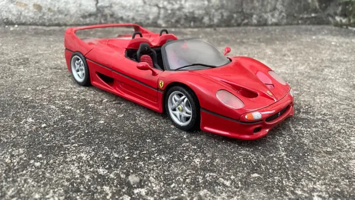 Miniatura Ferrari F50 - Escala 1/18