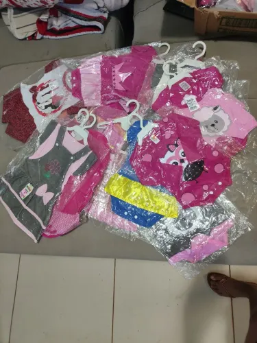 Lote de Roupas bb Menina