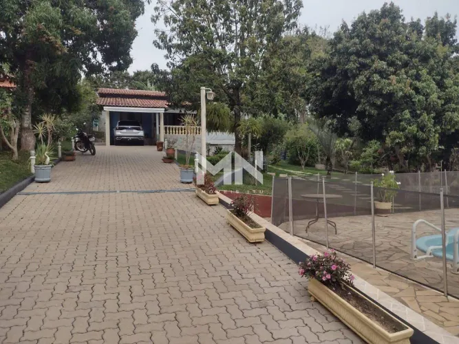 Chácara à venda em Itu (Parque Residencial Quinta das Laranjeiras) 3 quartos, piscina e e