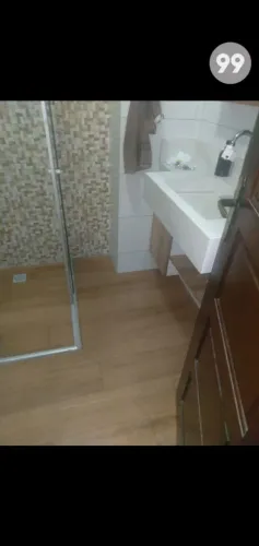 27,00 INSTALAÇÃO PISO VINILICO E RODA PE 