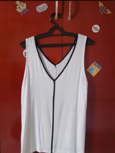 Blusa regata básica.
