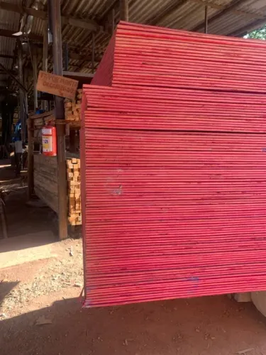 Madeirite 9 mm rosa comum 2.20x1.10 