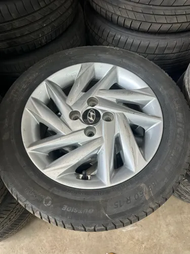 Rodas hb20 aro 15+pneus Michelin semi novos 