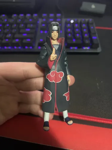 Action Figure Itachi Uchiha Akatsuki - toynami