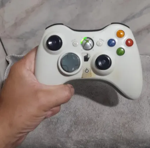 Controle Original Sem Fio Para Xbox 360 - Microsoft (Preto E Branco)