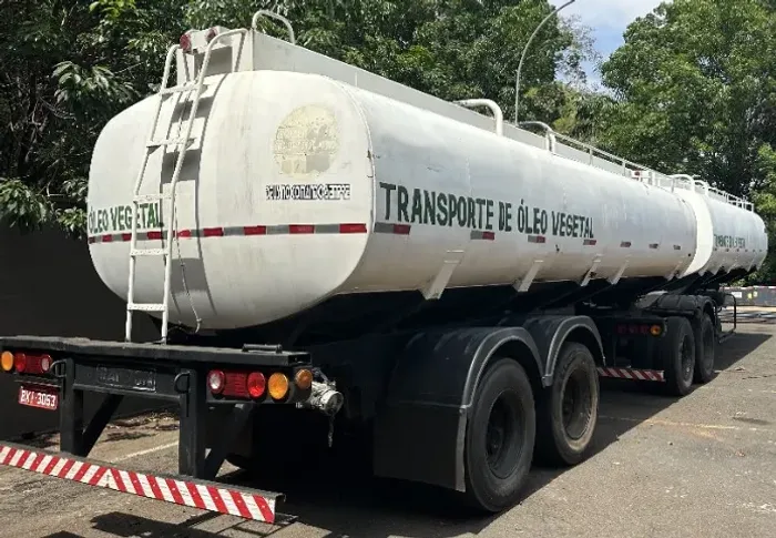 Carreta tanque Bitrem RANDON ano 2001, 4 eixos