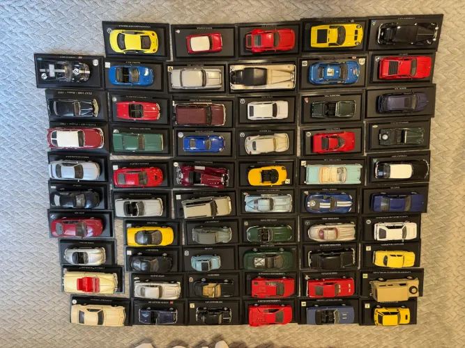 Coleção carros miniatura 1:43