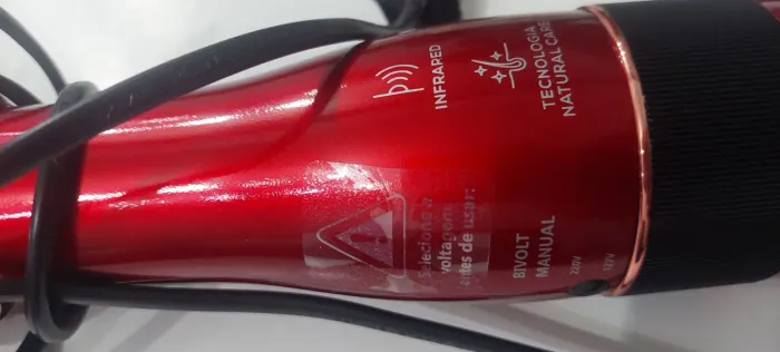 Escova alisadora Britânia 1300 w com nota fiscal