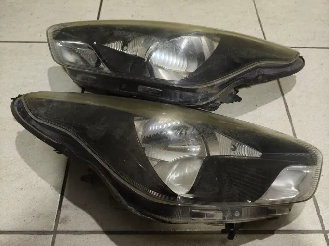 Par de farol Ford Ka