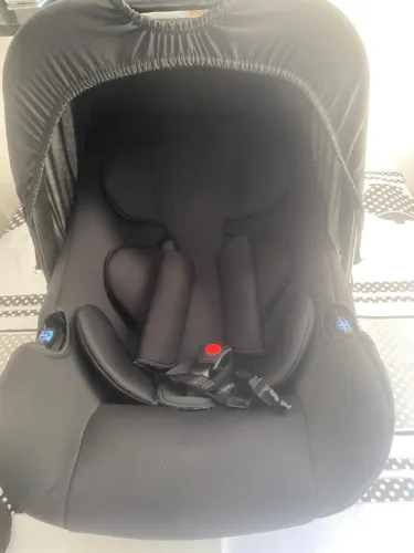 Vendo bebê conforto master black
