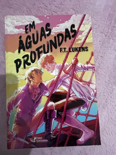 Em águas profundas 