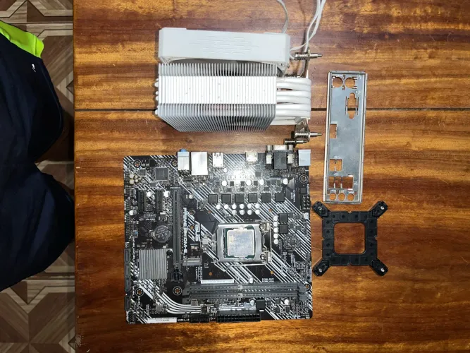 Placa mãe Asus Prime H410me + i5 10400f + AirCooler Segotep