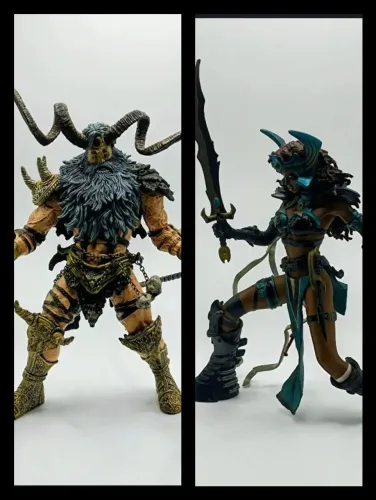 Duas Figuras McFarlane Toys Curse Of The Spawn ZEUS e DOMINA Reborn 