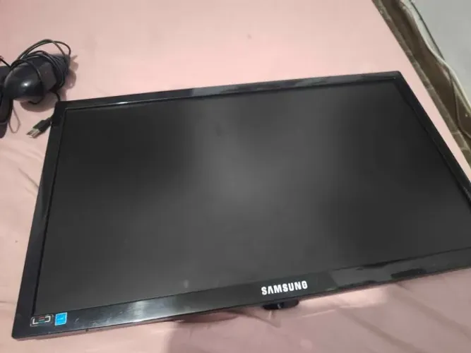 MONITOR SAMSUNG FULL HD GAMER 19" - EXCELENTE ESTADO!