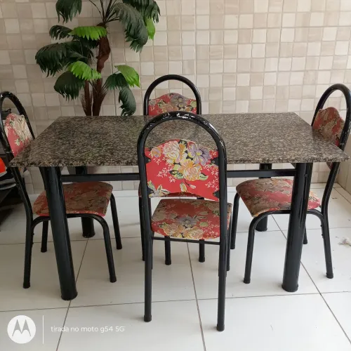 Vendo este conjunto de mesa