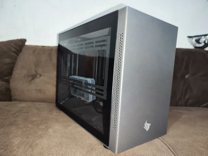 Gabinete Pichau HX100 (SAMA IM-01) - lateral de vidro