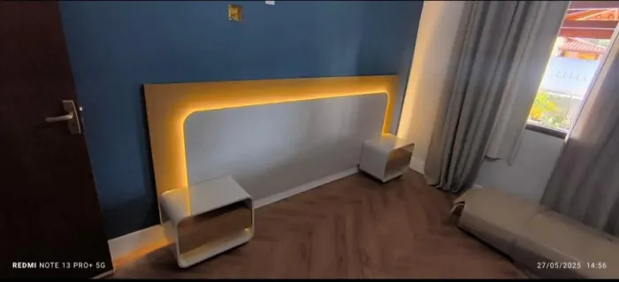 CABECEIRA INNOVA COM LED ?