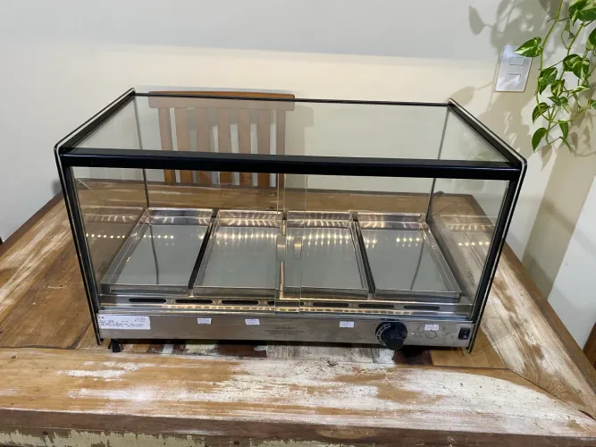 Vitrine estufa elétrica.